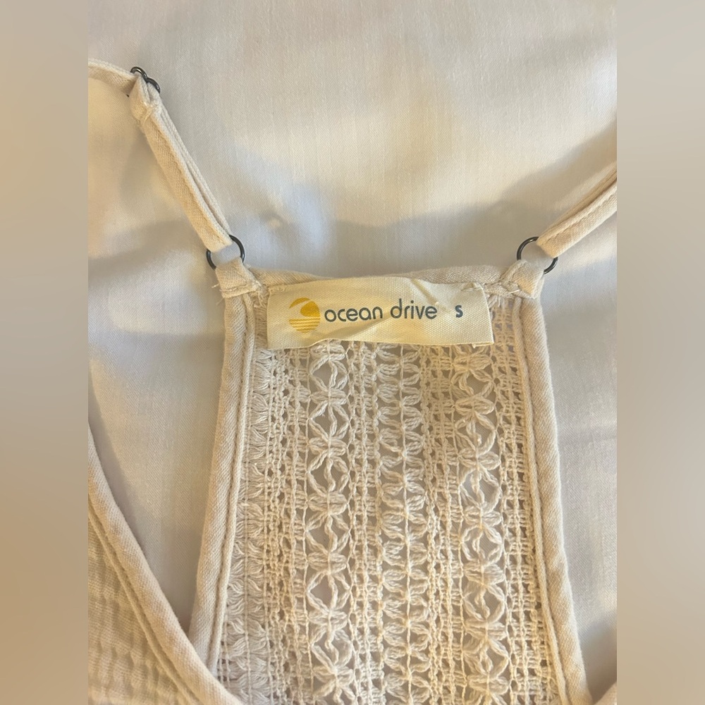3/$30 Ocean Drive Cream Gauze Crochet Racerback Tank | NWT - Picture 2 of 4